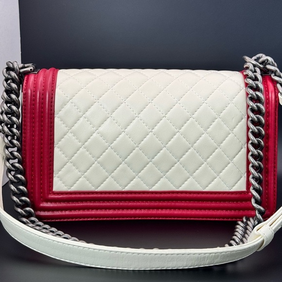 Authentic Chanel Medium Boy Bag – Rare Red & White Quilted Leather - Picture 10 of 15